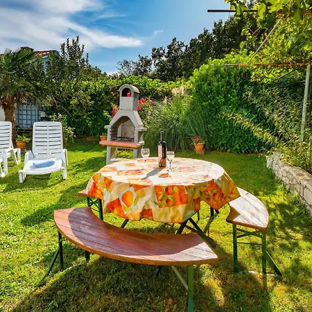 2 Bedroom Beautiful In Kapelica